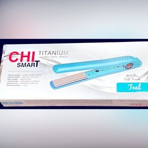NEW Chi Ceramic Travel Flat Iron 3/4-Teal